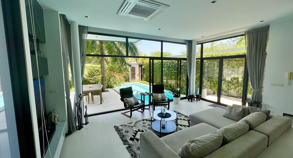 For rent 3 bedrooms villa in Mueang Phuket, Phuket