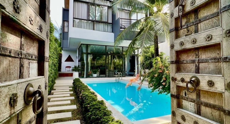 For rent 3 bedrooms villa in Mueang Phuket, Phuket