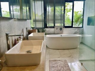 For rent 3 bedrooms villa in Mueang Phuket, Phuket