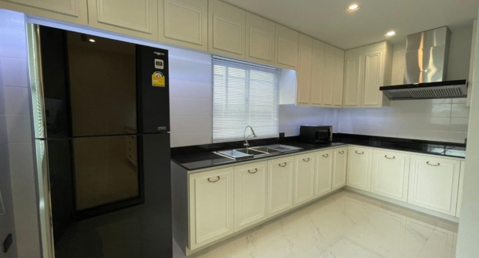 Casa en venta de 5 habitaciones en Lat Krabang, Bangkok