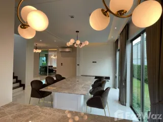 Casa en venta de 5 habitaciones en Lat Krabang, Bangkok