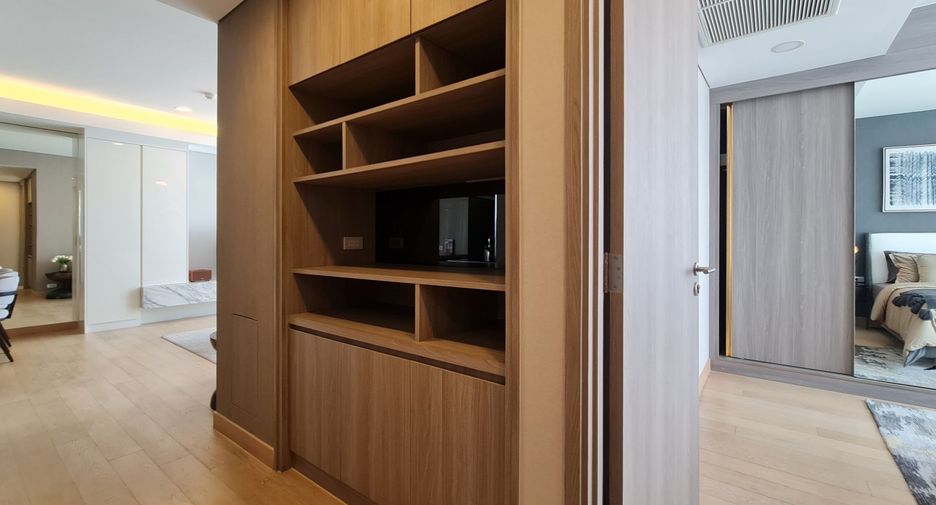 For sale 2 bedrooms condo in Khlong Toei, Bangkok