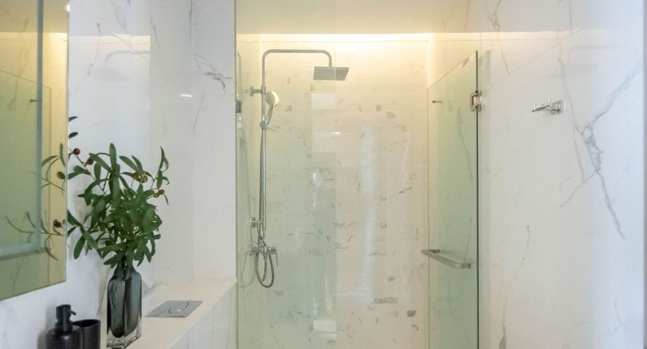 For sale 2 bedrooms condo in Khlong Toei, Bangkok