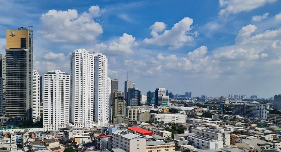 For sale 2 bedrooms condo in Khlong Toei, Bangkok