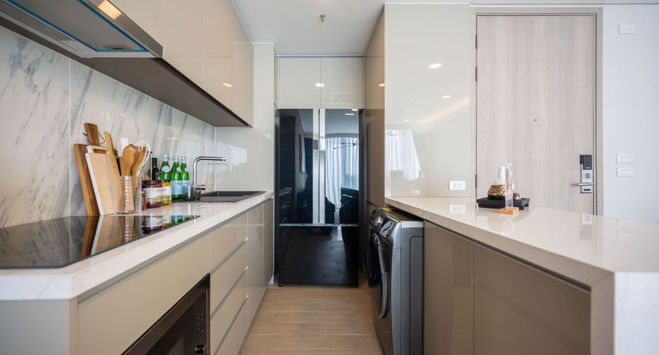 For sale 2 bedrooms condo in Khlong Toei, Bangkok