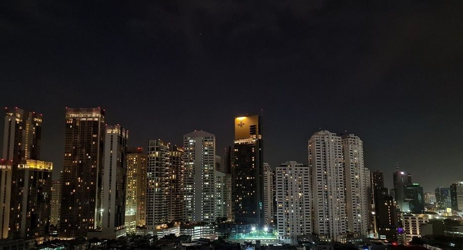 For sale 2 bedrooms condo in Khlong Toei, Bangkok