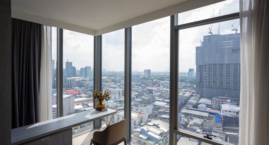 For sale 2 bedrooms condo in Khlong Toei, Bangkok