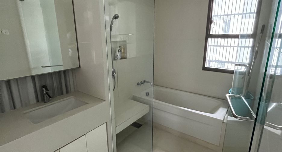 Продажа 2 спальни кондо в Кхлонг Тоеи, Бангкок