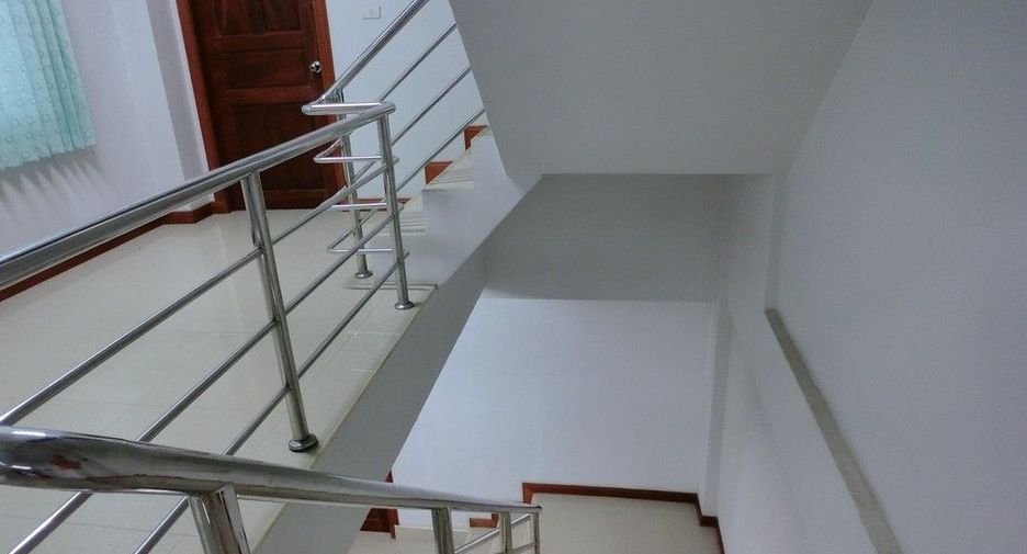 For sale 3 bedrooms townhouse in Mueang Sakon Nakhon, Sakon Nakhon