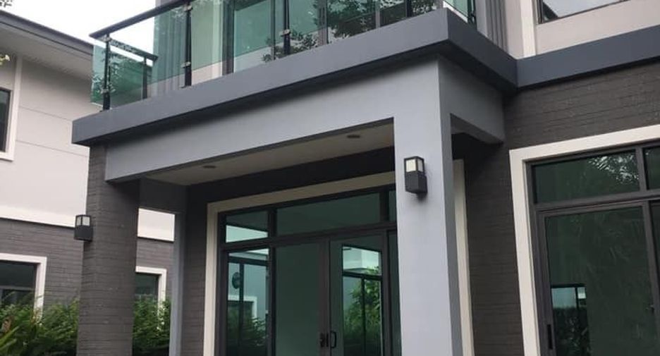 For sale 3 bedrooms house in Suan Luang, Bangkok