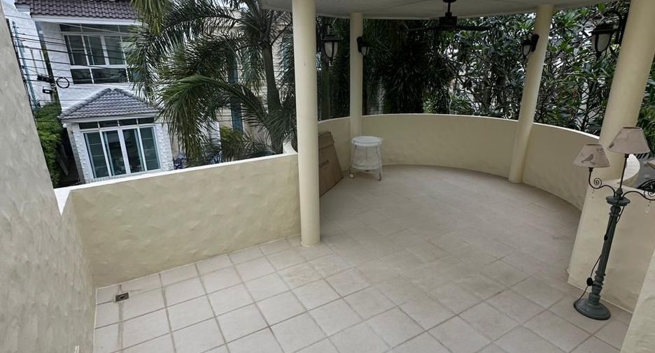 For rent 3 bedrooms villa in Mueang Phuket, Phuket