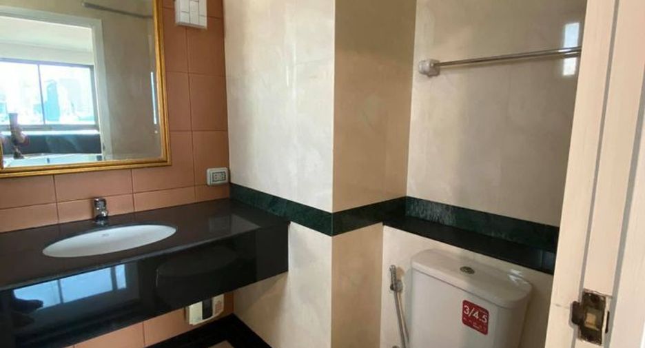 For sale 2 bedrooms condo in Sathon, Bangkok