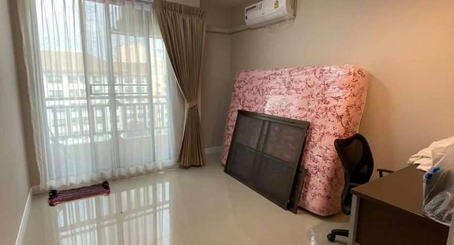 For sale 2 bedrooms condo in Sathon, Bangkok