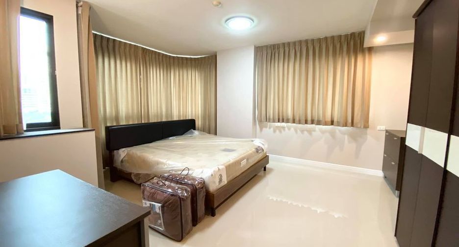 For sale 2 bedrooms condo in Sathon, Bangkok