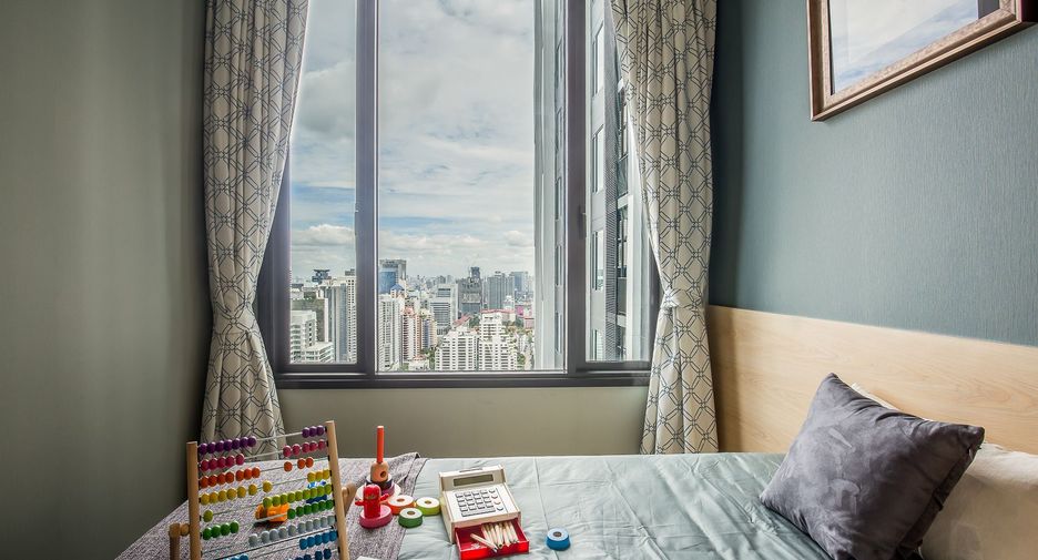 For sale 2 bedrooms condo in Khlong Toei, Bangkok