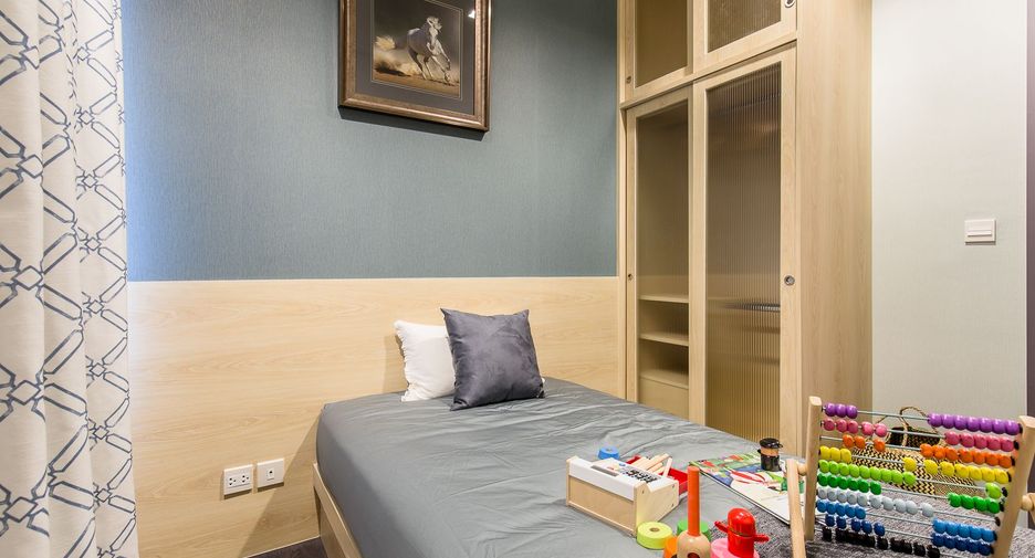 For sale 2 bedrooms condo in Khlong Toei, Bangkok