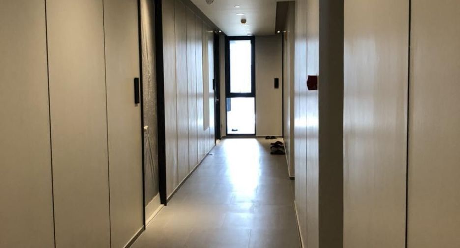 For sale 1 bed condo in Khlong Toei, Bangkok