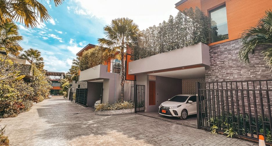 For rent 3 bedrooms villa in Mueang Phuket, Phuket