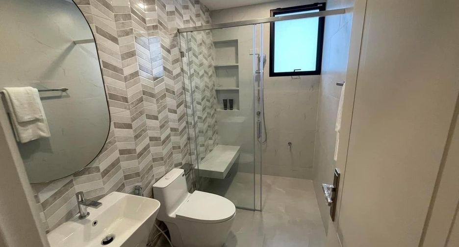 For sale 5 ベッドルーム house in Saphan Sung, Bangkok