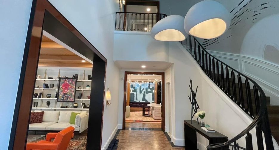 For sale 5 ベッドルーム house in Saphan Sung, Bangkok