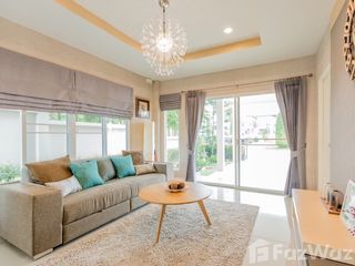 Casa adosada en venta de 3 habitaciones en Pluak Daeng, Rayong