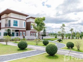 Casa adosada en venta de 3 habitaciones en Pluak Daeng, Rayong