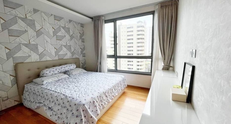 For sale and for rent 2 bedrooms condo in Watthana, Bangkok