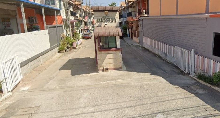For sale 3 ベッドルーム townhouse in Bang Kruai, Nonthaburi