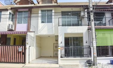À vendre 3 chambres maison de ville à Bang Kruai, Nonthaburi