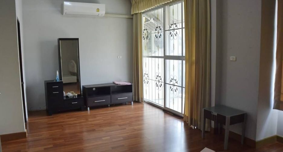 For sale 3 ベッドルーム townhouse in Bang Kruai, Nonthaburi