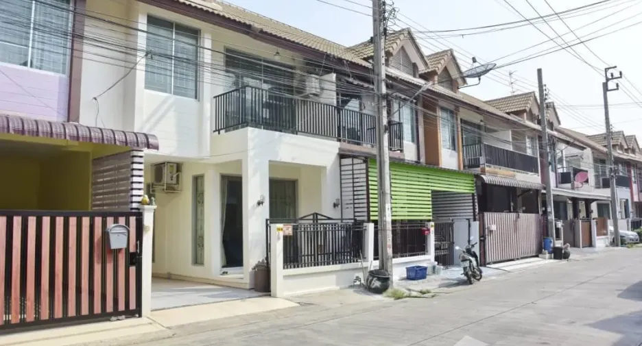 For sale 3 ベッドルーム townhouse in Bang Kruai, Nonthaburi