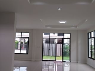 ขาย 4 ห้องนอน บ้านเดี่ยว ใน หนองแขม, กรุงเทพฯ