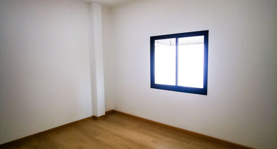 For sale 2 bedrooms townhouse in Khlong Sam Wa, Bangkok