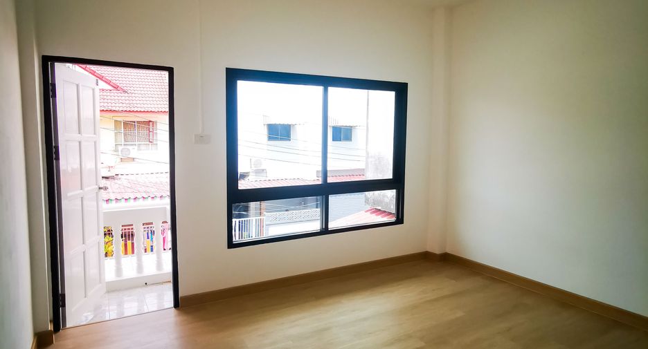 For sale 2 bedrooms townhouse in Khlong Sam Wa, Bangkok