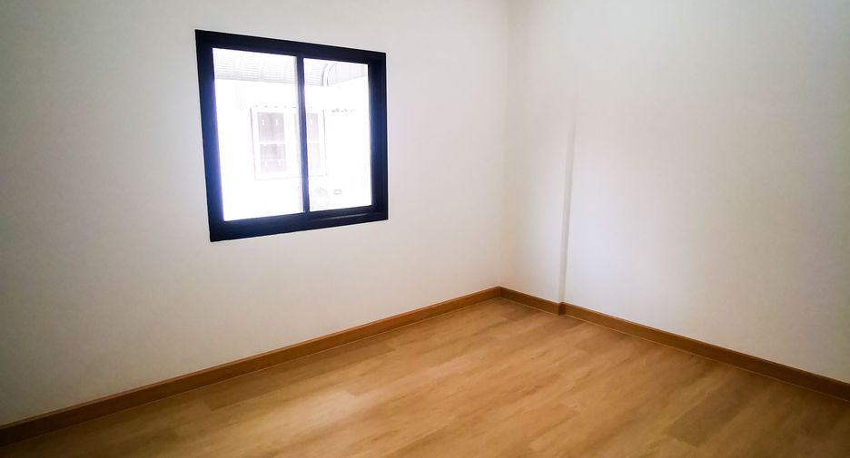 For sale 2 bedrooms townhouse in Khlong Sam Wa, Bangkok