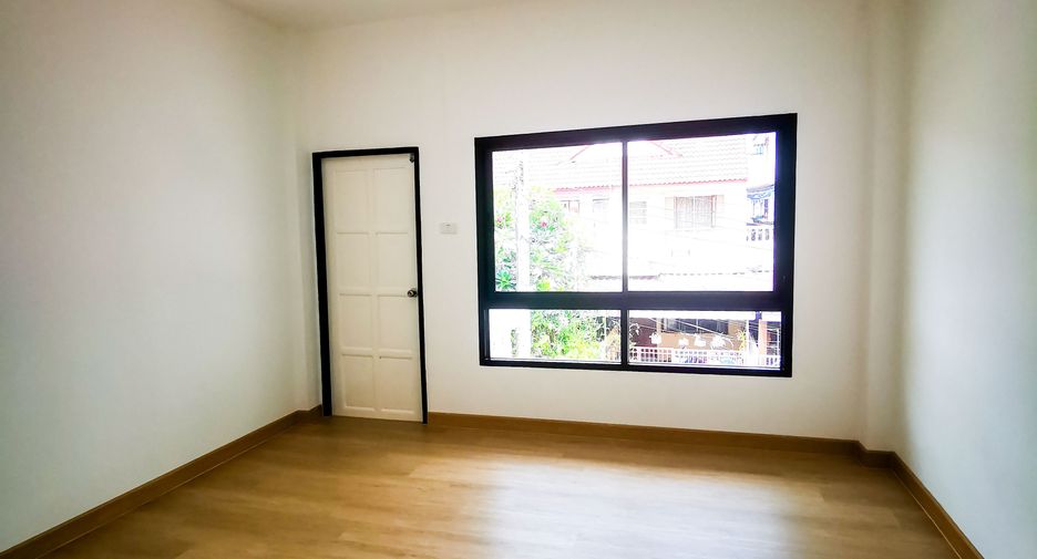 For sale 2 bedrooms townhouse in Khlong Sam Wa, Bangkok