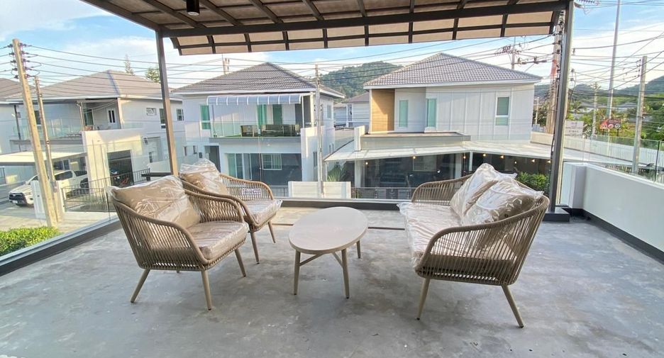 À louer 4 chambres maison à Mueang Phuket, Phuket