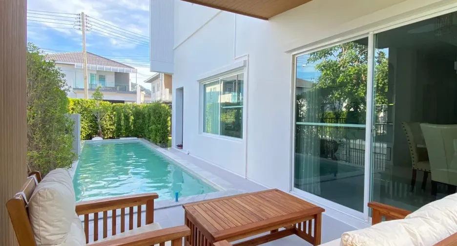 À louer 4 chambres maison à Mueang Phuket, Phuket
