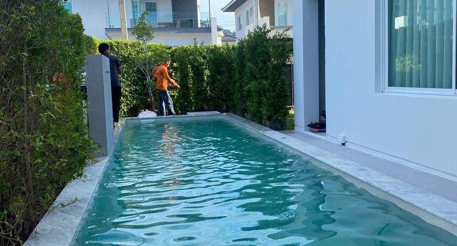 À louer 4 chambres maison à Mueang Phuket, Phuket