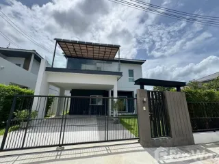 For rent 4 bedrooms house in Mueang Phuket, Phuket
