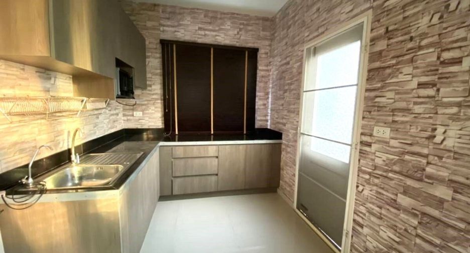 For sale 3 bedrooms house in Bang Phli, Samut Prakan