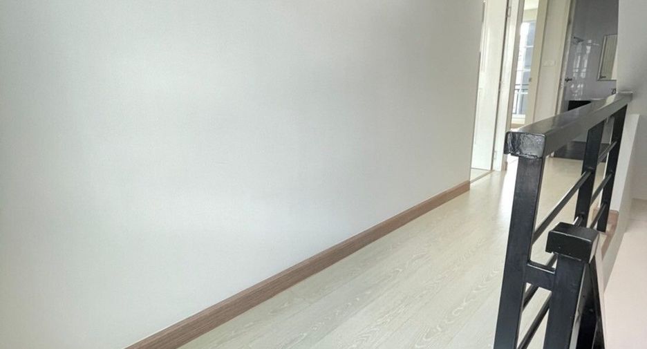 For sale 3 bedrooms townhouse in Bang Kapi, Bangkok