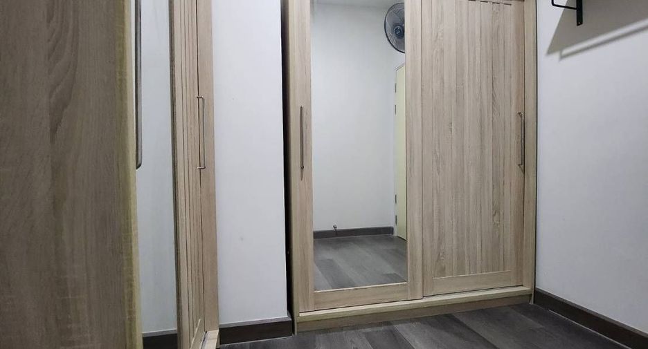 For sale 3 bedrooms townhouse in Phan Thong, Chonburi