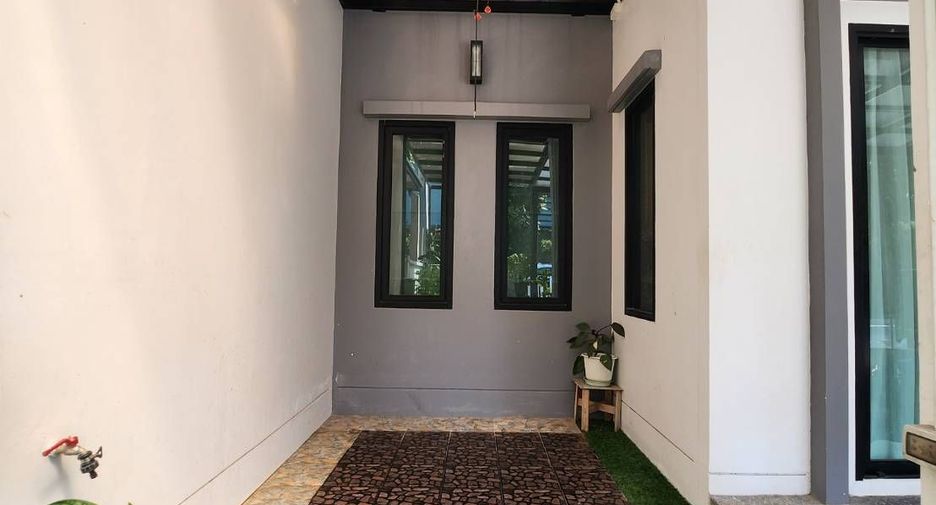 For sale 3 bedrooms townhouse in Phan Thong, Chonburi
