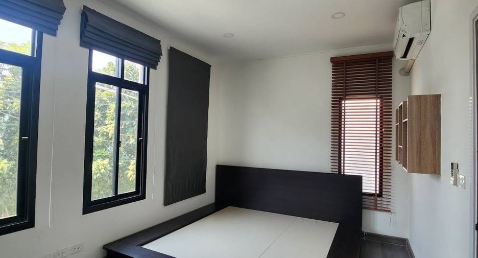 For sale 3 bedrooms townhouse in Phan Thong, Chonburi