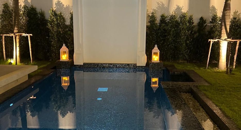 For rent 3 bedrooms villa in Mueang Phuket, Phuket