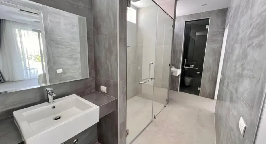 For rent 3 bedrooms villa in Mueang Phuket, Phuket