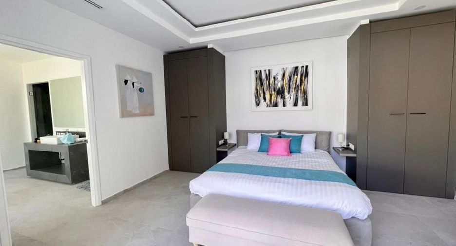 For rent 3 bedrooms villa in Mueang Phuket, Phuket
