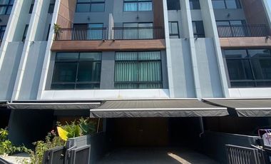 出售 3 卧室 联排别墅 在 Suan Luang, 曼谷