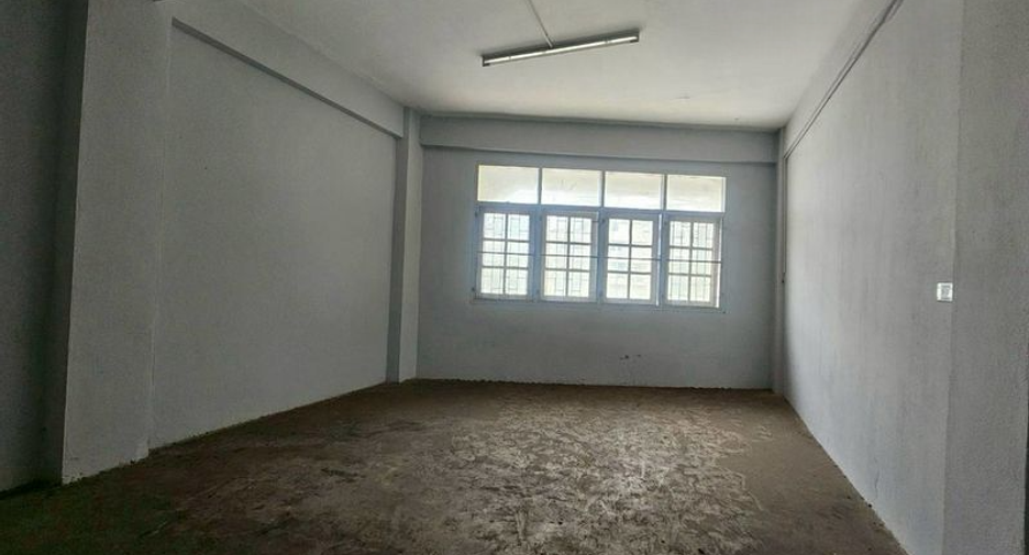 Casa adosada en venta de 3 habitaciones en Khan Na Yao, Bangkok
